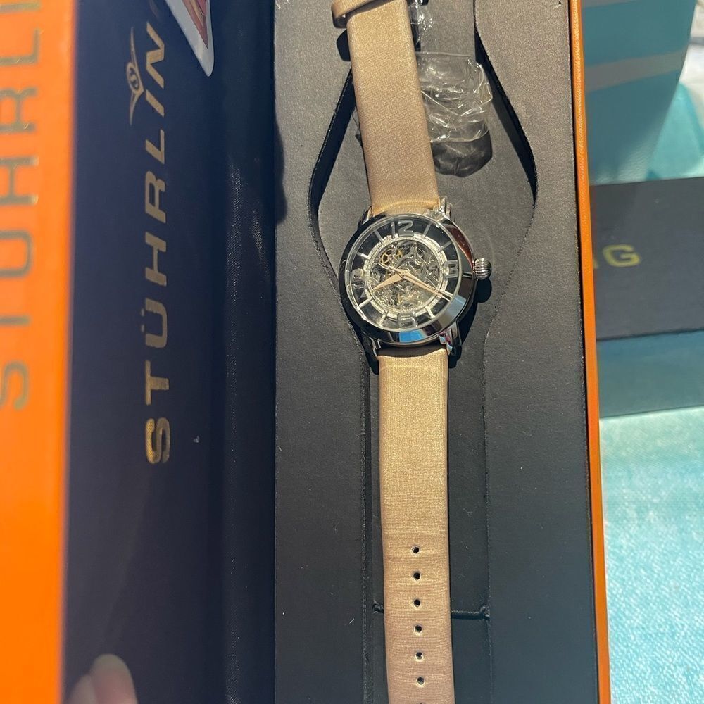 STUHRLING WATCH w Box - Picture 10 of 10
